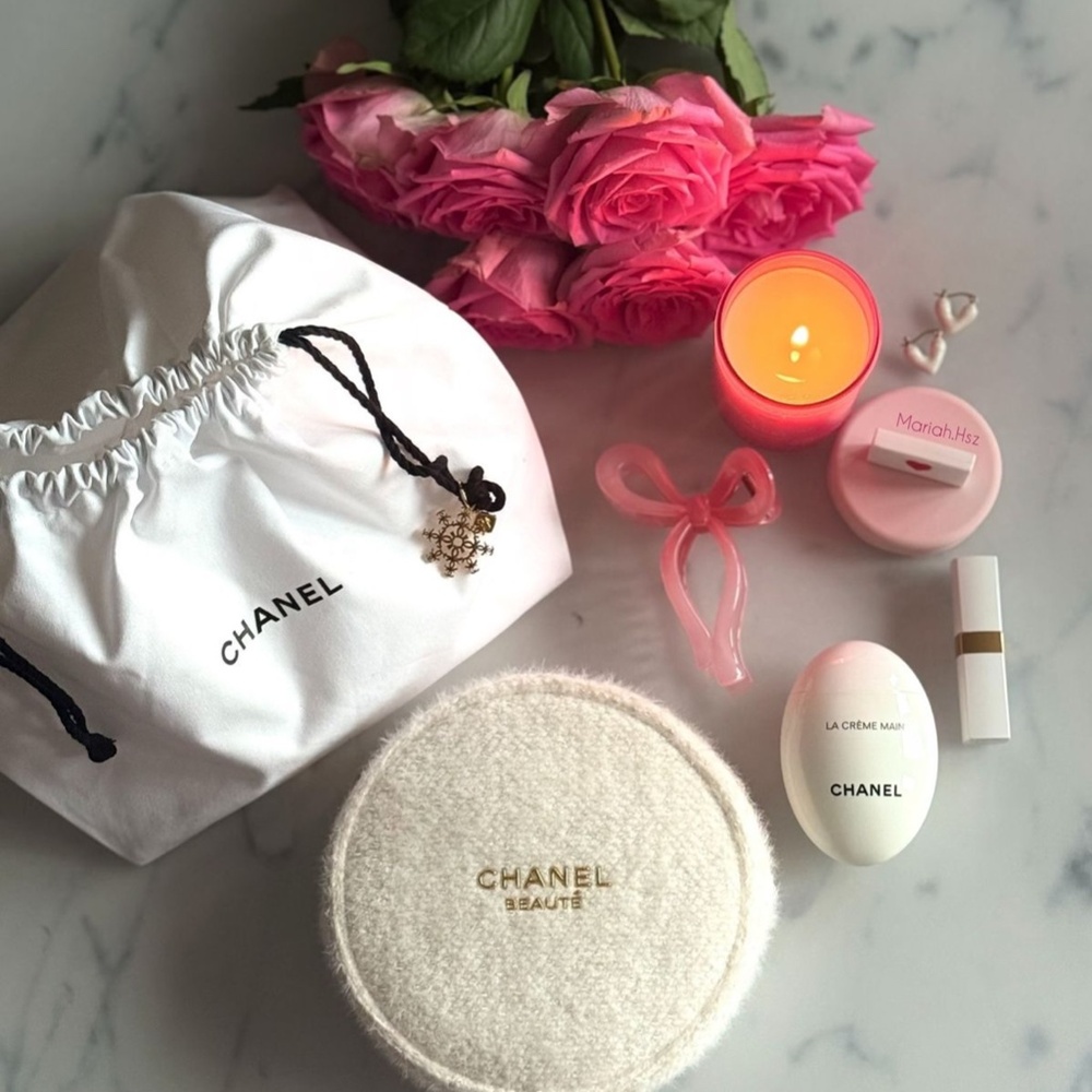 CHANEL beauté limited edition pouch Holiday collection 🤍